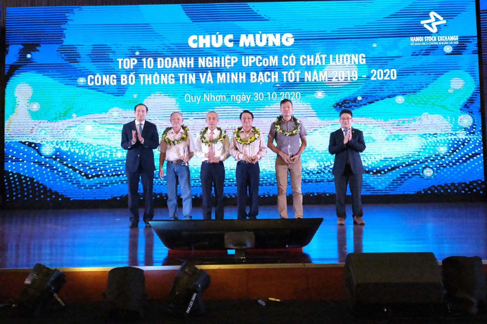 hoi nghi doanh nghiep thuong nien 2020 ddh led 3