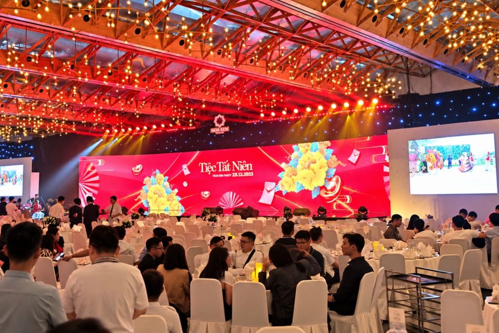 Cho thuê màn hình LED tiệc tất niên chuyên nghiệp tại DDH LED 7 DDH triển khai 92,5m² LED P3.91 cho tiệc tất niên Hoa Sen